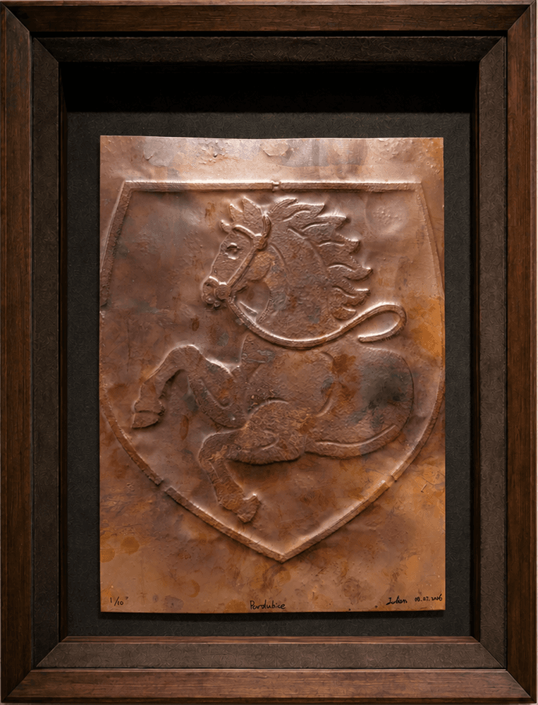 Copper plate impression of the running horse on the Pardubice arms
